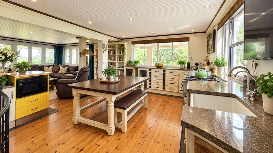 6 Bedroom Property for Sale in Lovemore Park Eastern Cape